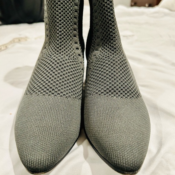 Eileen Fisher “Honey” stretch knit bootie, size 8.5 - Picture 3 of 6